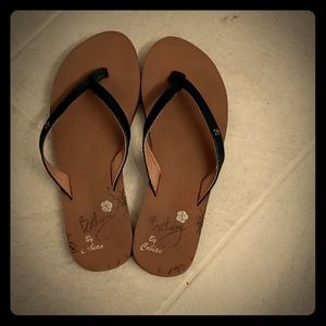 Womens size 7 Cobian Bethany flip flops